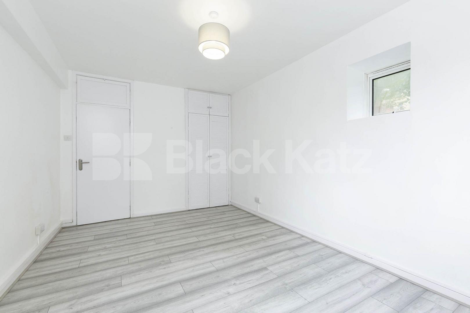 			3 Bedroom, 1 bath, 1 reception Flat			 Robert Street, Mornington Cresent